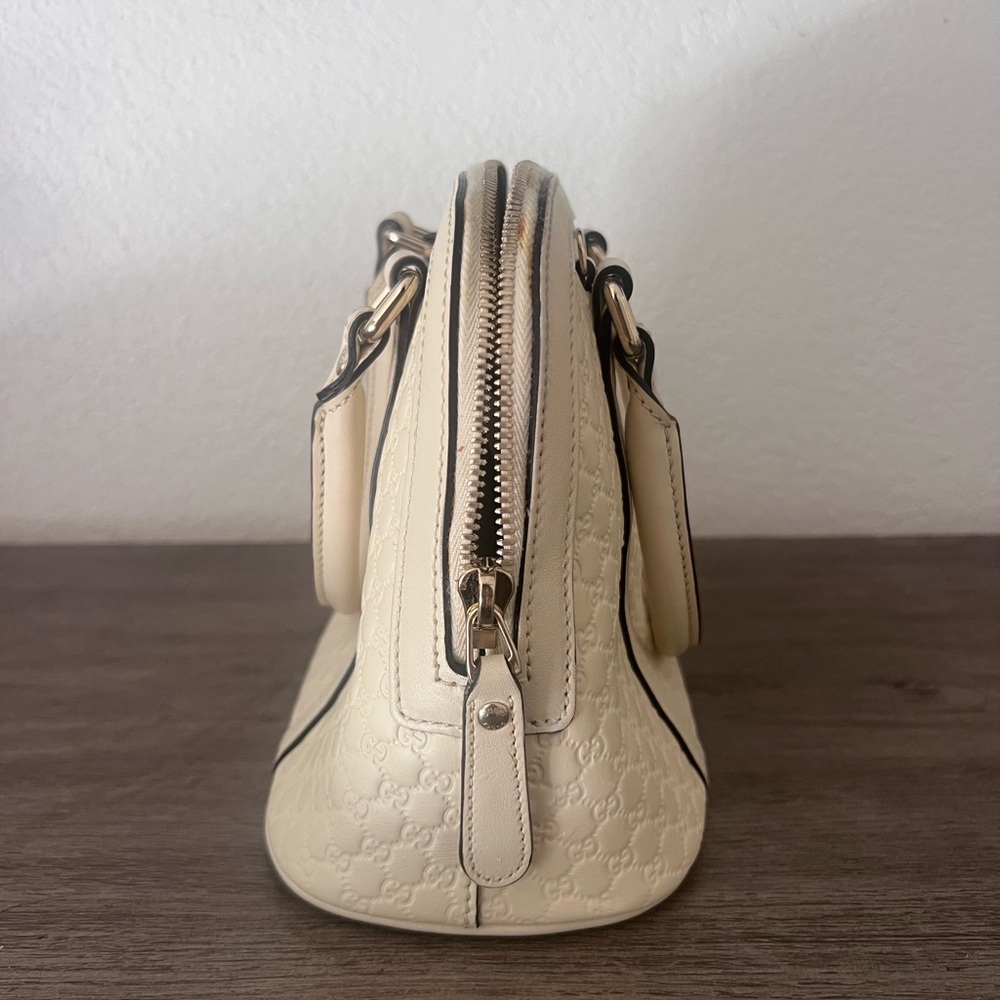 Gucci Ivory Shoulder bag with Black Accents - Picture 3 of 13